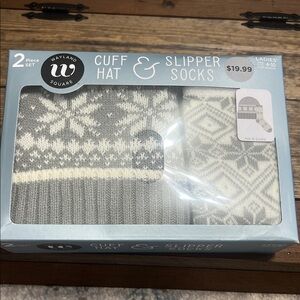 Wayland Square Gray and White Cuff Hat & Slipper Socks Set